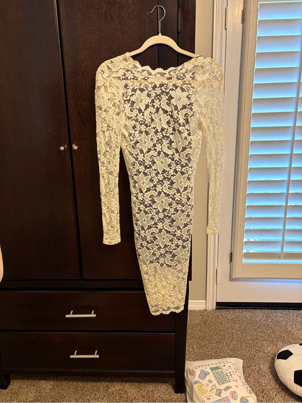 YMI Ivory Floral Lace Long Sleeve Bodycon Midi Dress | Bridal